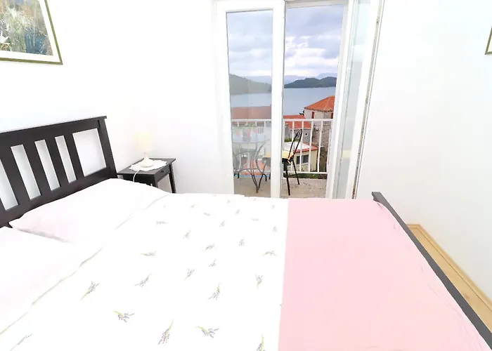 Apartments Nodilo