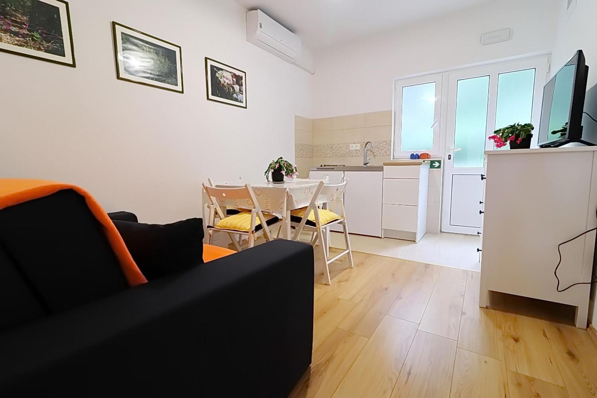 Apartment Nodilo *